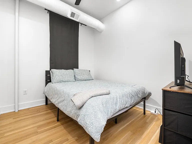 133 W Elder St #2 — Photo 18