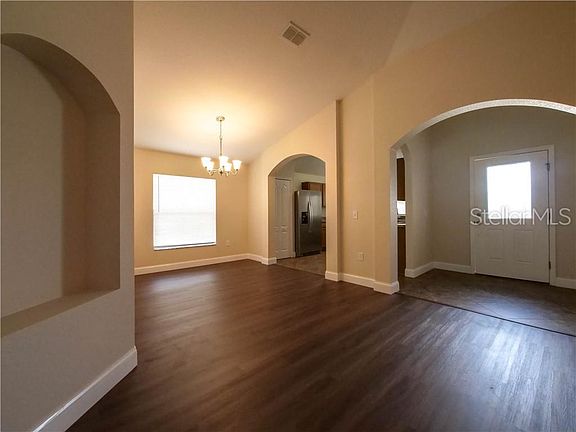 4th image of 979 Buccaneer Blvd