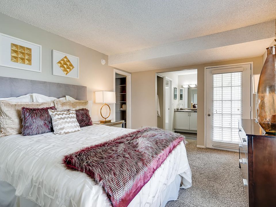 Villas at Holly | Centennial, Co. Apartments