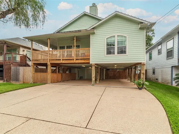 315 West Dr, Kemah, TX 77565
