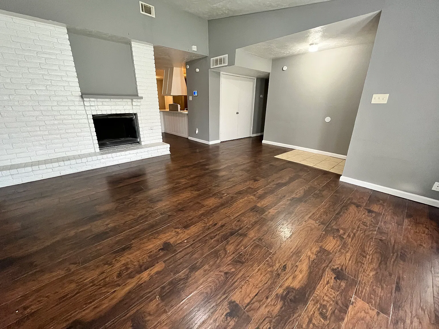 3 bed, 1719 sqft, $1,900 — Photo 3