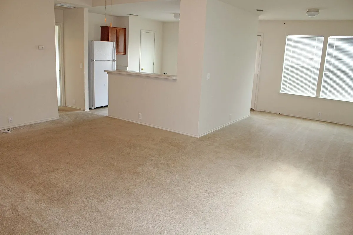 Building Photo - 8621 Chisholm Trl