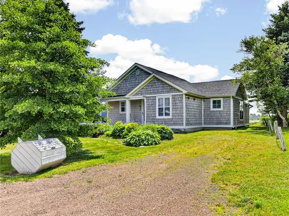 54 Acadie St, Cocagne, NB E4R 5Y6