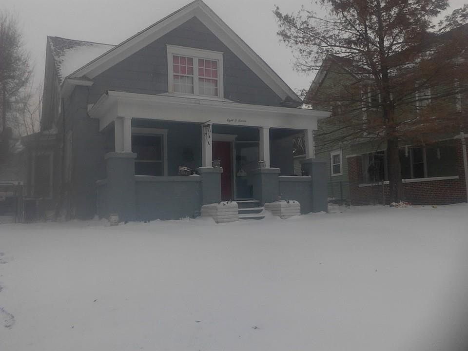 2nd image of 807 S Barker Ave