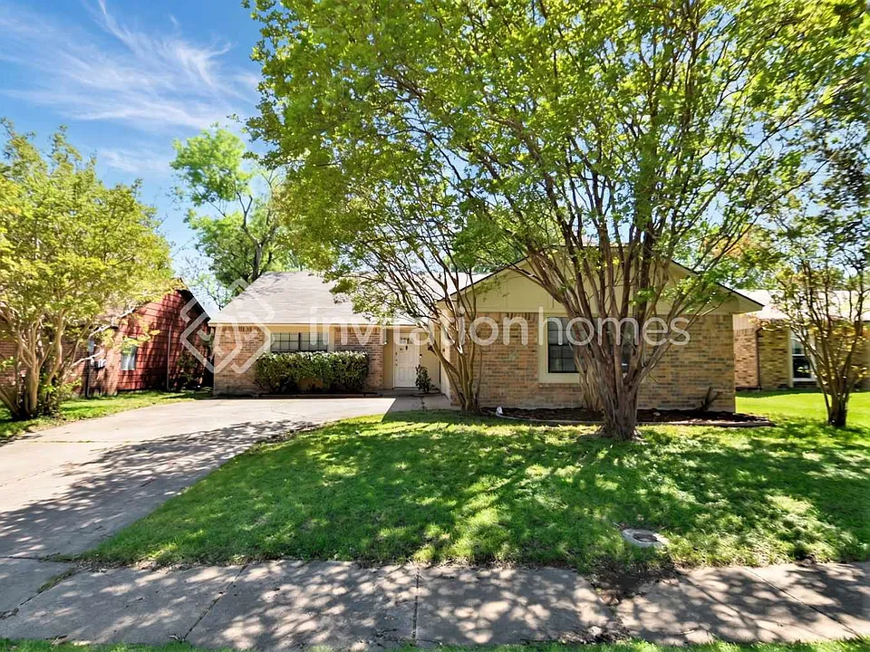 4112 Silverberry Ave
