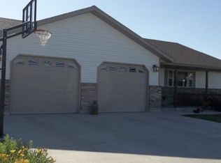 221 Pebble Creek Rd, Powell, WY 82435