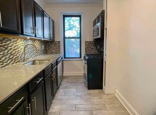 30-95 29th St #3C, Astoria, NY 11102
