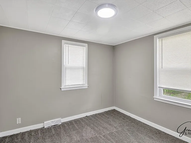 14340 Hendricks Ave — Photo 11