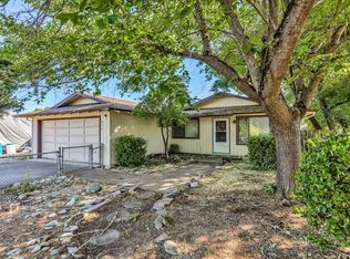 830 N 10th St, Central Pt, OR