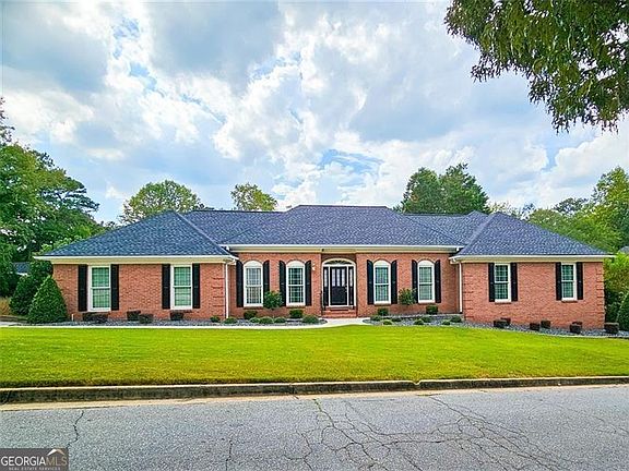 2nd image of 950 Heritage Hls