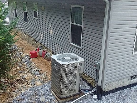 4th image of 5222 Donlyn Ln