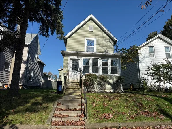 268 Chestnut St, Lockport, NY 14094