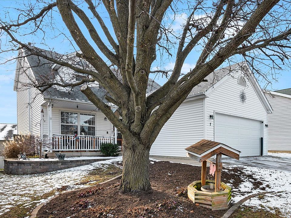 1st image of 7 Lake Ridge Ct