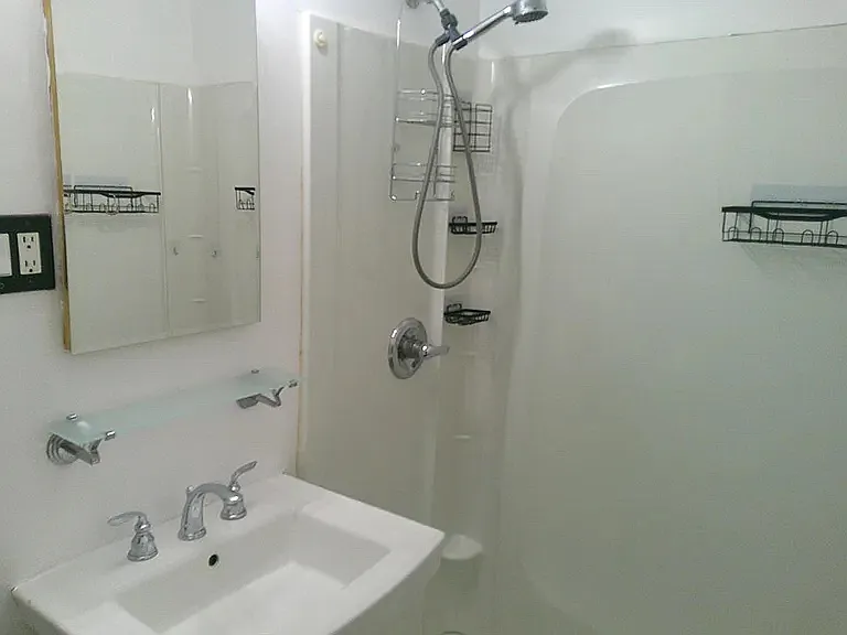 430 E Taylor St — Photo 8