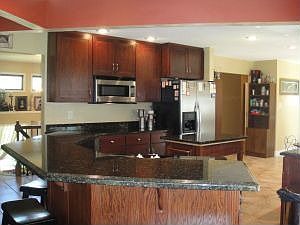 4th image of 3808 Southland Dr