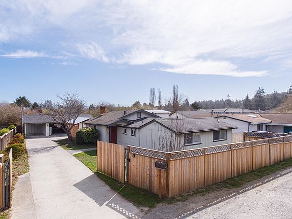 2nd image of 1735 Mygina Ave