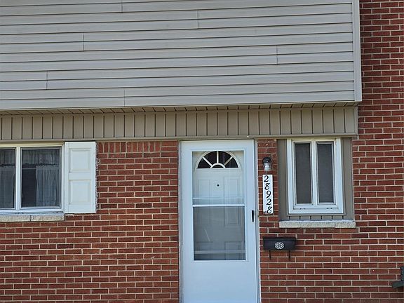 2nd image of 28928 Manchester St