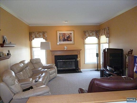 5th image of 21 Kanouse Ln