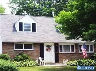 1020 Dale Rd, Secane, PA 19018