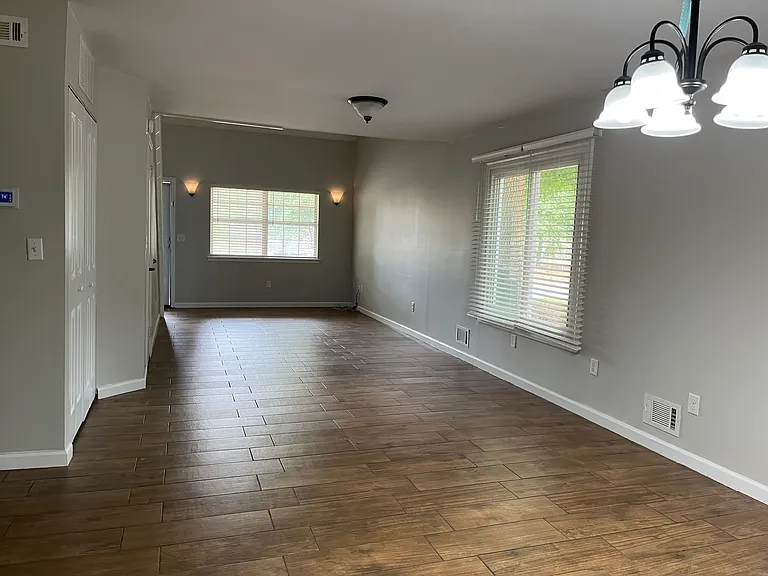 S Farmview Dr — Photo 19