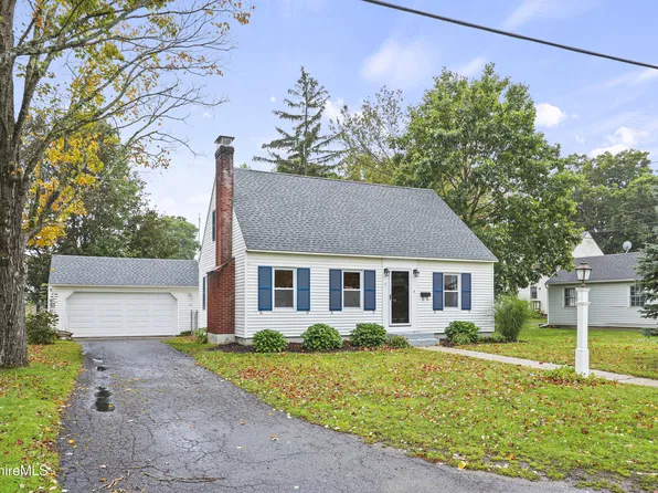 6 Park Circle Dr, Dalton, MA 01226