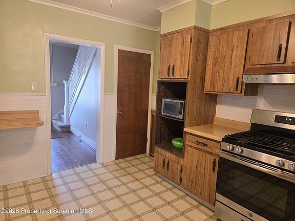 5th image of 1002 Monroe Ave