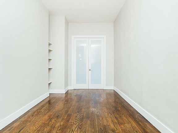 3rd image of 383 Menahan St APT 1L