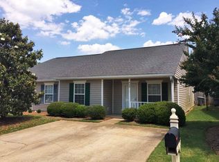 405 E Calhoun Crossing Ct, Spartanburg, SC 29307