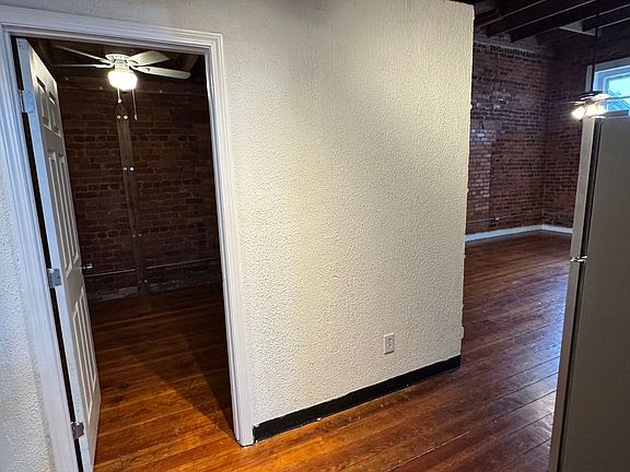 5th image of 207-208 Adamson Sq