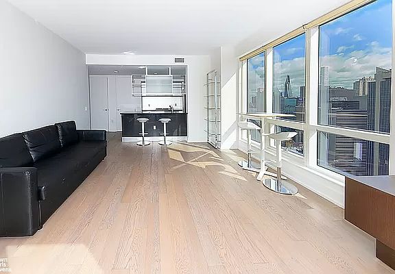 5th image of 350 W 42nd St APT 57E