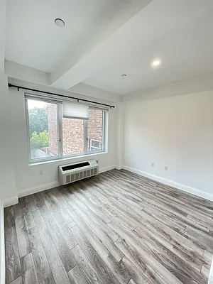 Rented by Bouklis Group | media 3