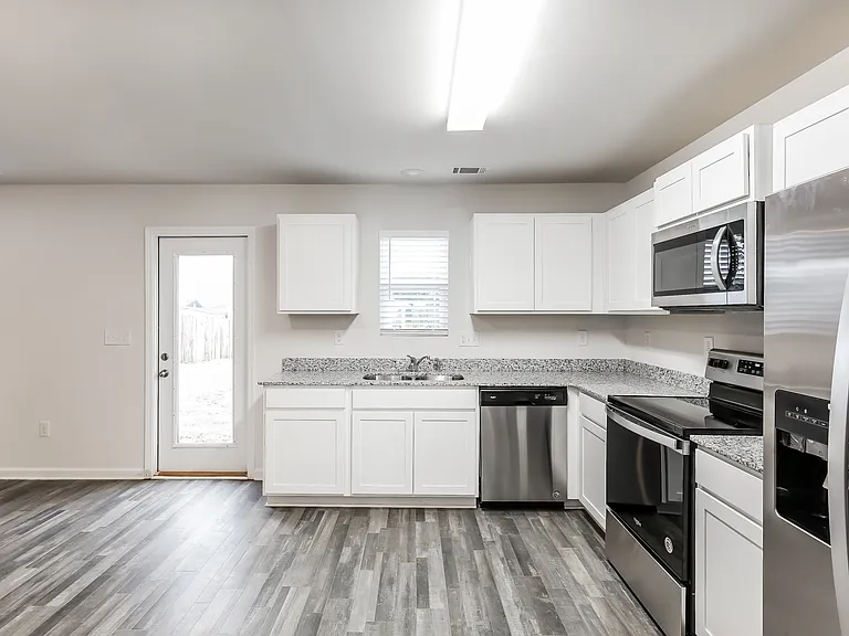 547 Springtime Ln — Photo 7