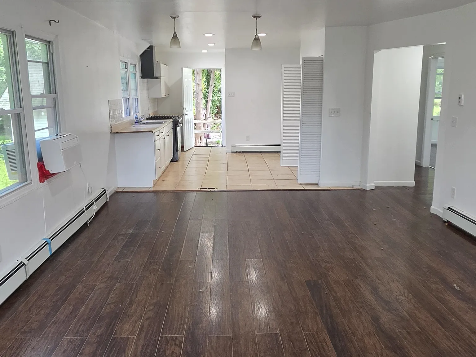 3 bed, 1030 sqft, $3,000 — Photo 2