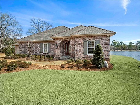 2nd image of 60085 Greentree Dr
