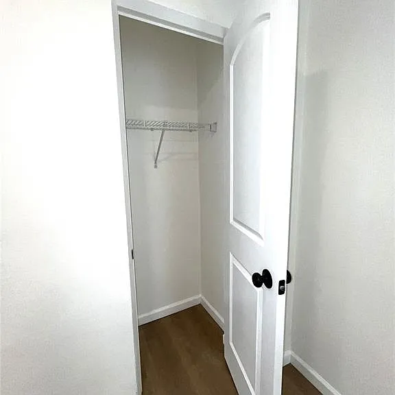 3911 Jamieson Ave — Photo 13
