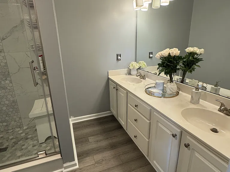 13 Signet Dr — Photo 4