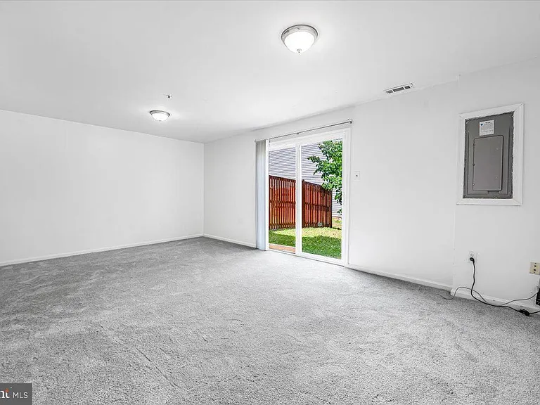 11304 Southlakes Dr — Photo 25
