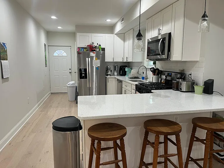 727 N Chester St — Photo 4