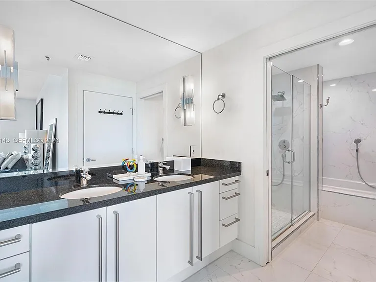 226 Ocean Dr #8F — Photo 39