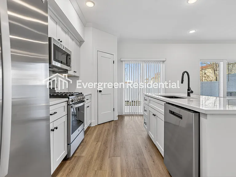 Barryview Townhomes — Photo 51