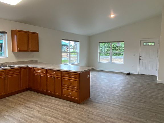 3rd image of 206 McKinley St #4