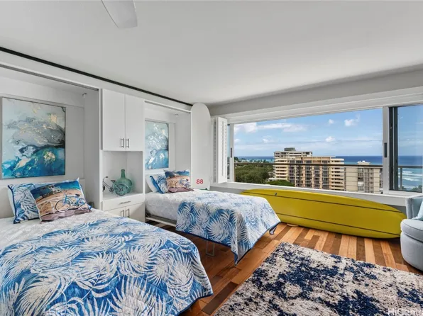 2895 Kalakaua Ave APT 1508, Honolulu, HI 96815
