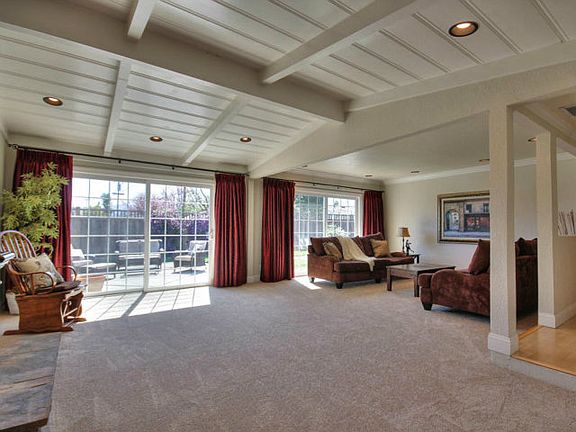 3rd image of 1556 Park Crest Ct