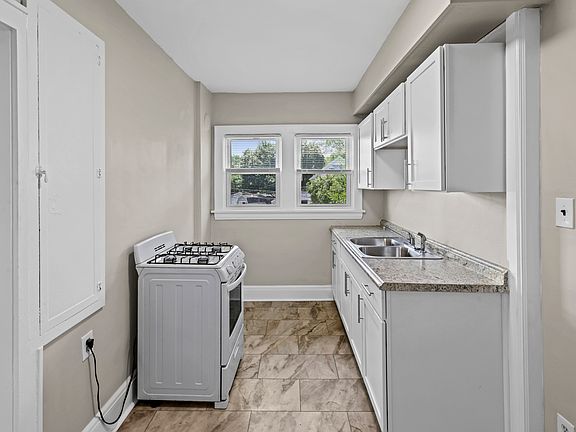 4th image of 529 E Cuyahoga Falls Ave APT 3