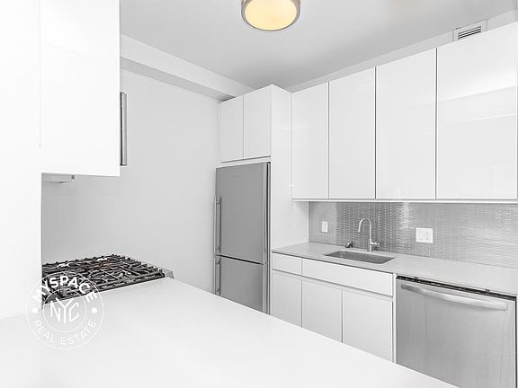4th image of 1127 Flatbush Ave #7D