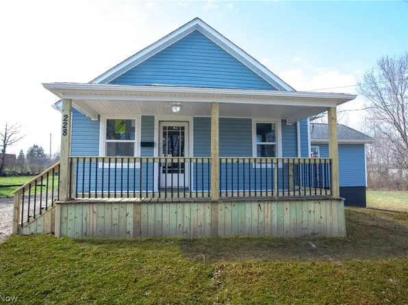 228 Center St, Hubbard, OH 44425