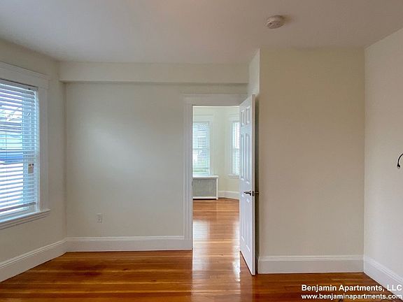 5th image of 13-17 Kelley Ct #1F