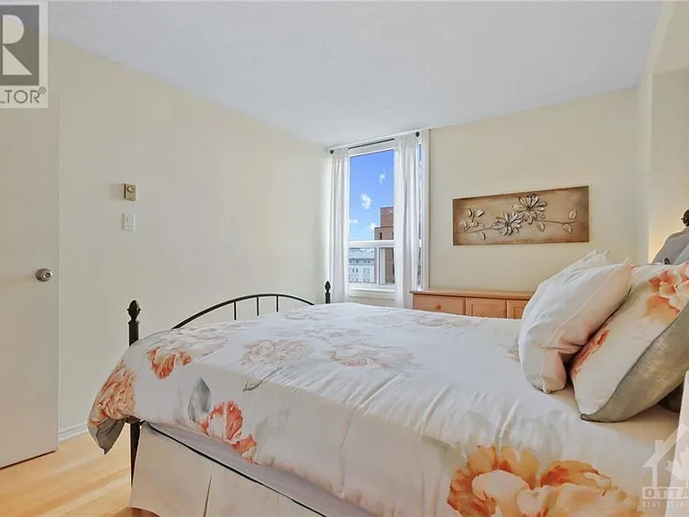 1177 Belanger Ave — Photo 20