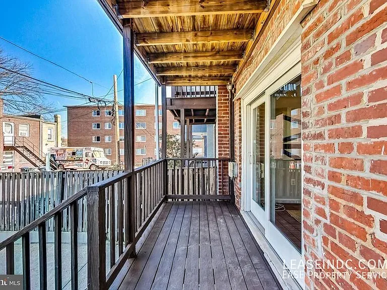 535 Gresham Pl NW — Photo 15