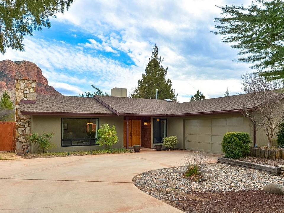 1st image of 271 Lake Dr